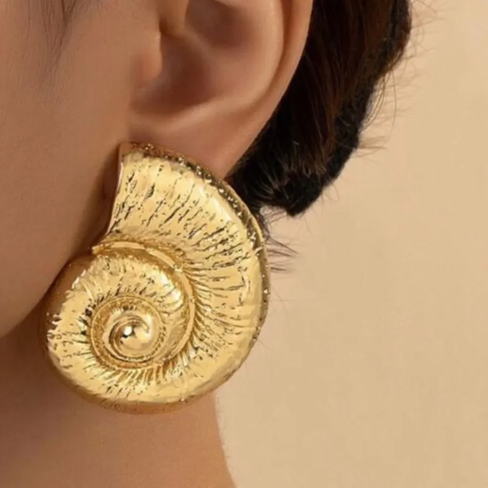 Gold Shell Earrings A1287